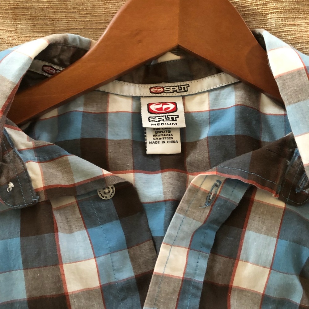Split button down - Picture 2 of 2
